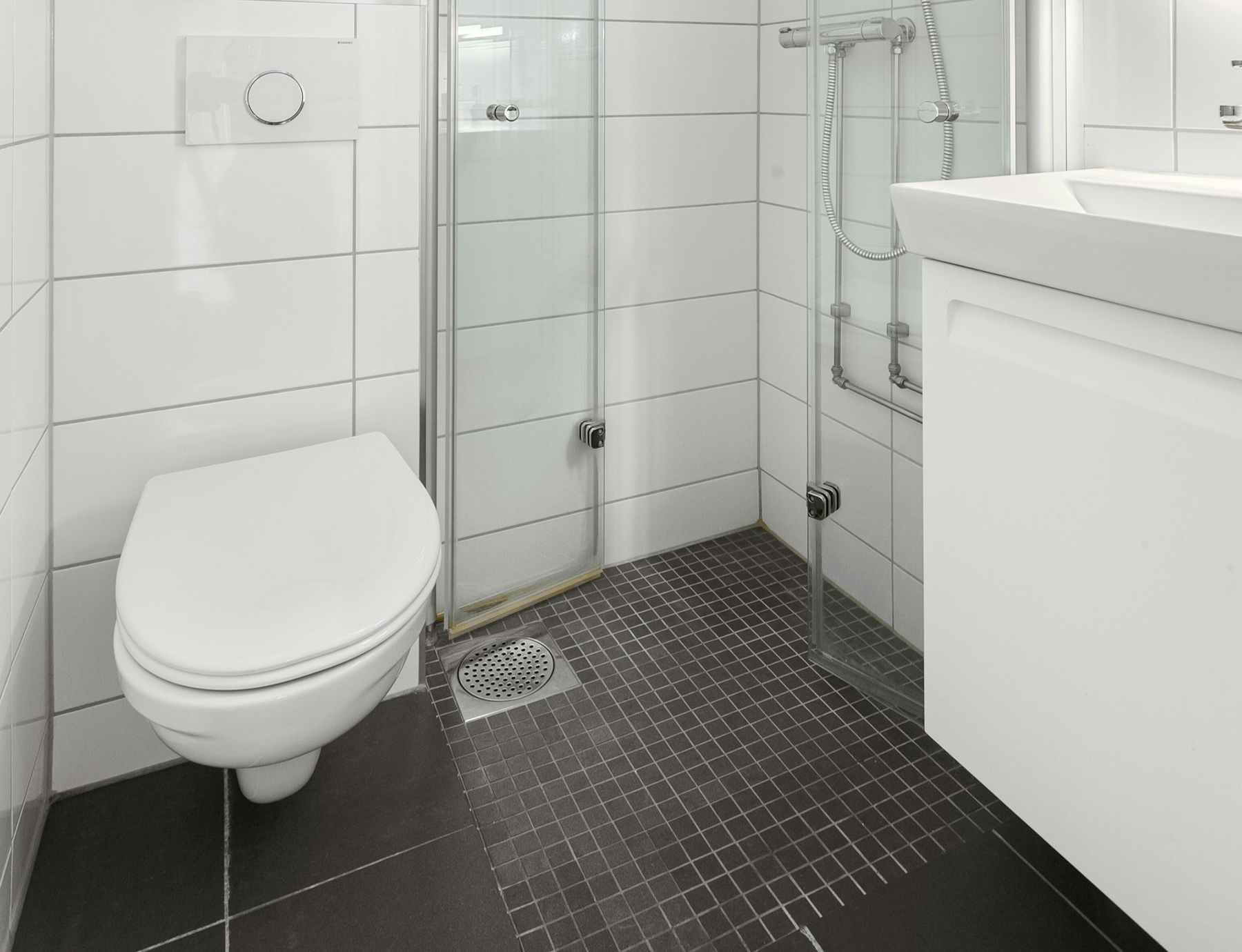 Saubere Toilette im Badezimmer